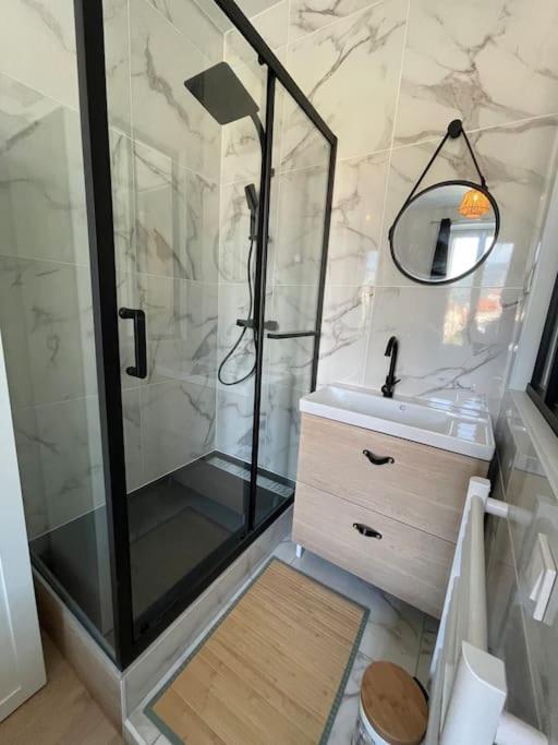 Appartement Appart Entre Gare Et Centre Ville,parking Gratuit